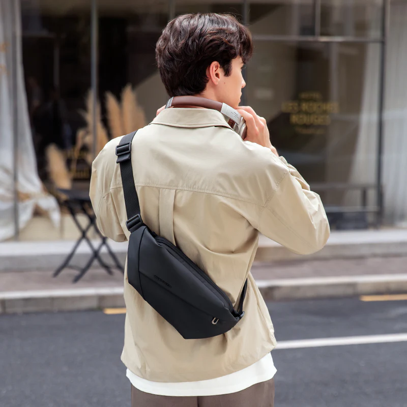 RapidPack Lite: Tri-Compartment Waterproof Sling Pack for Commute - Image 5