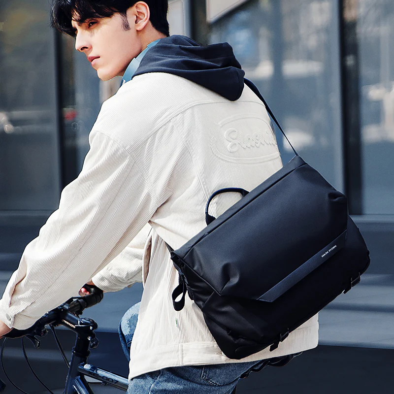 PostmanPro: The All-Rounder Messenger Bag - Image 5