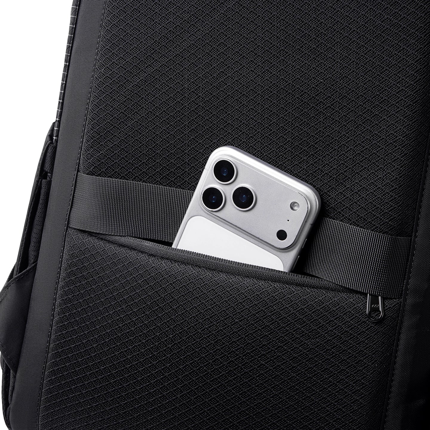 AeroPro: 17.3" Laptop Backpack with Enhanced Support for Travelers - Image 6